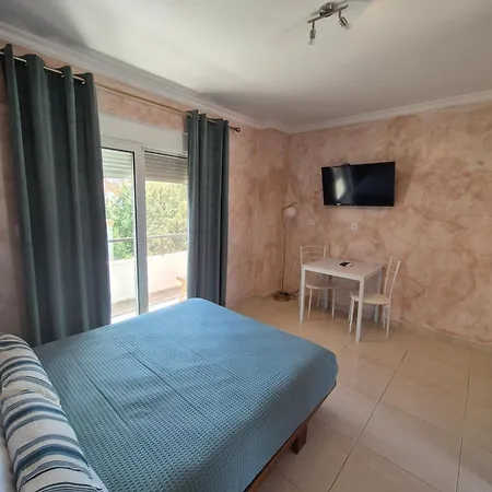 Ninas Apartament *